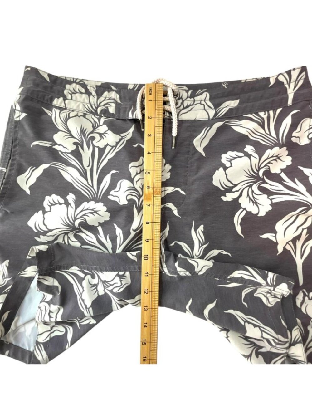 Faherty Board Shorts Mens 31 Gray Floral Swim Trunks Quick Dry Stretch Pockets - Picture 12 of 13